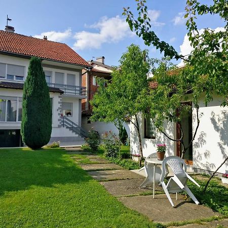 Garden Guesthouse Gjakova Exteriér fotografie