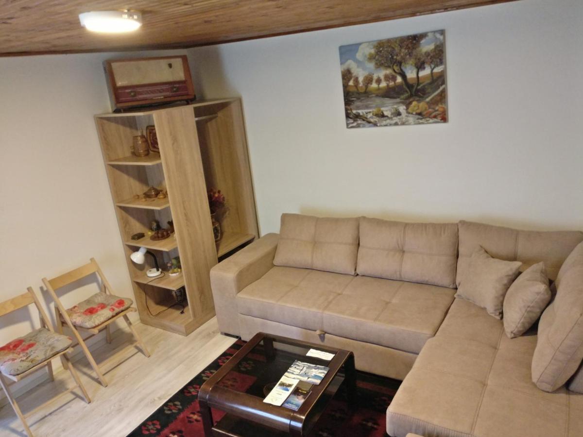 Garden Guesthouse Gjakova Exteriér fotografie