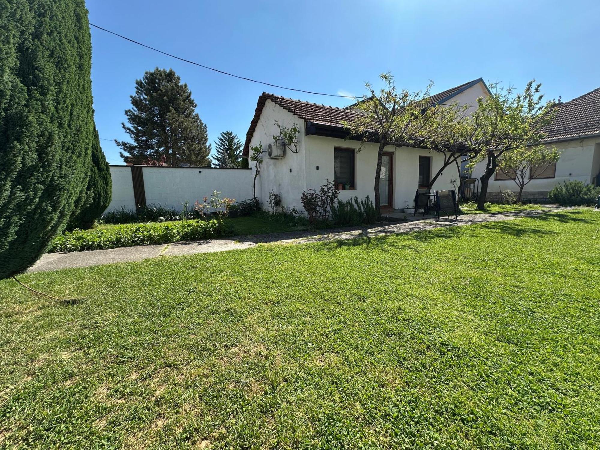 Garden Guesthouse Gjakova Exteriér fotografie